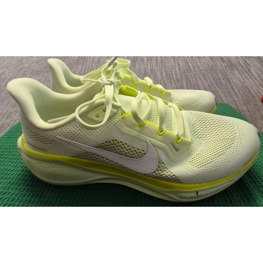 Nike Air Zoom Pegasus 41 women's 10 Barely Volt Running Shoes FD2723-702 EUC-INB
